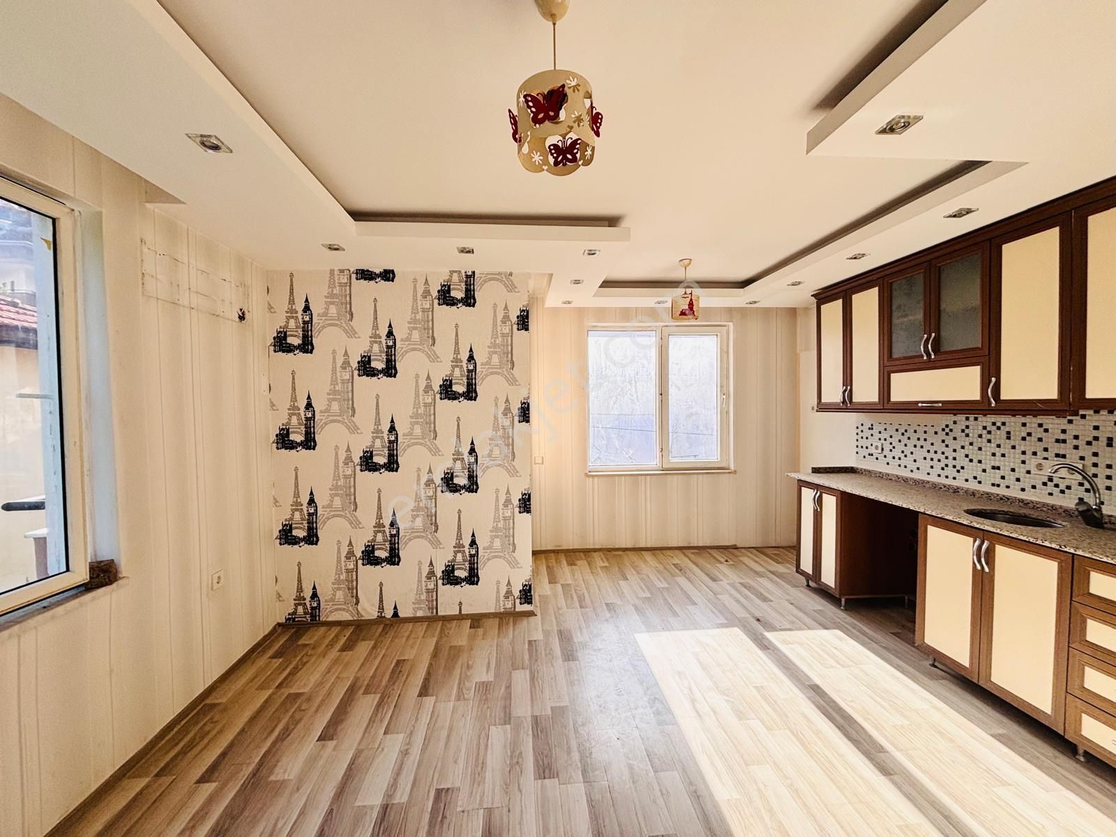 Alanya Saray Mahallesinde 1+1 Satılık Daire – Yatırıma Uygun, Denize Yakın!