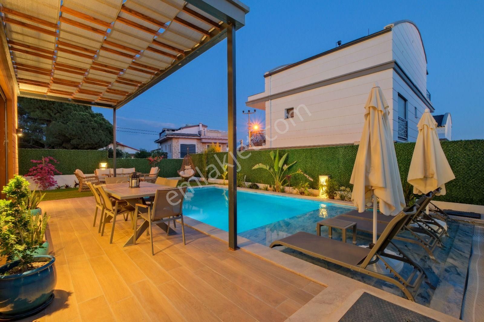 Fethiye Çiflik Mahhallesin De Plaja 3km, Özel Havuz Ve Bahçeli 4+1 Villa