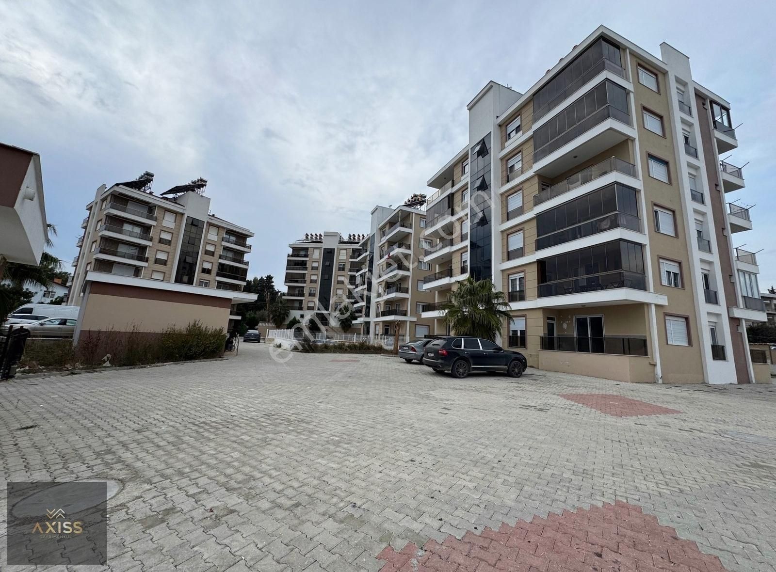 Aksu Barbaros Mahallesinde Havuzlu Site İçinde Satılık 3+1 Daire