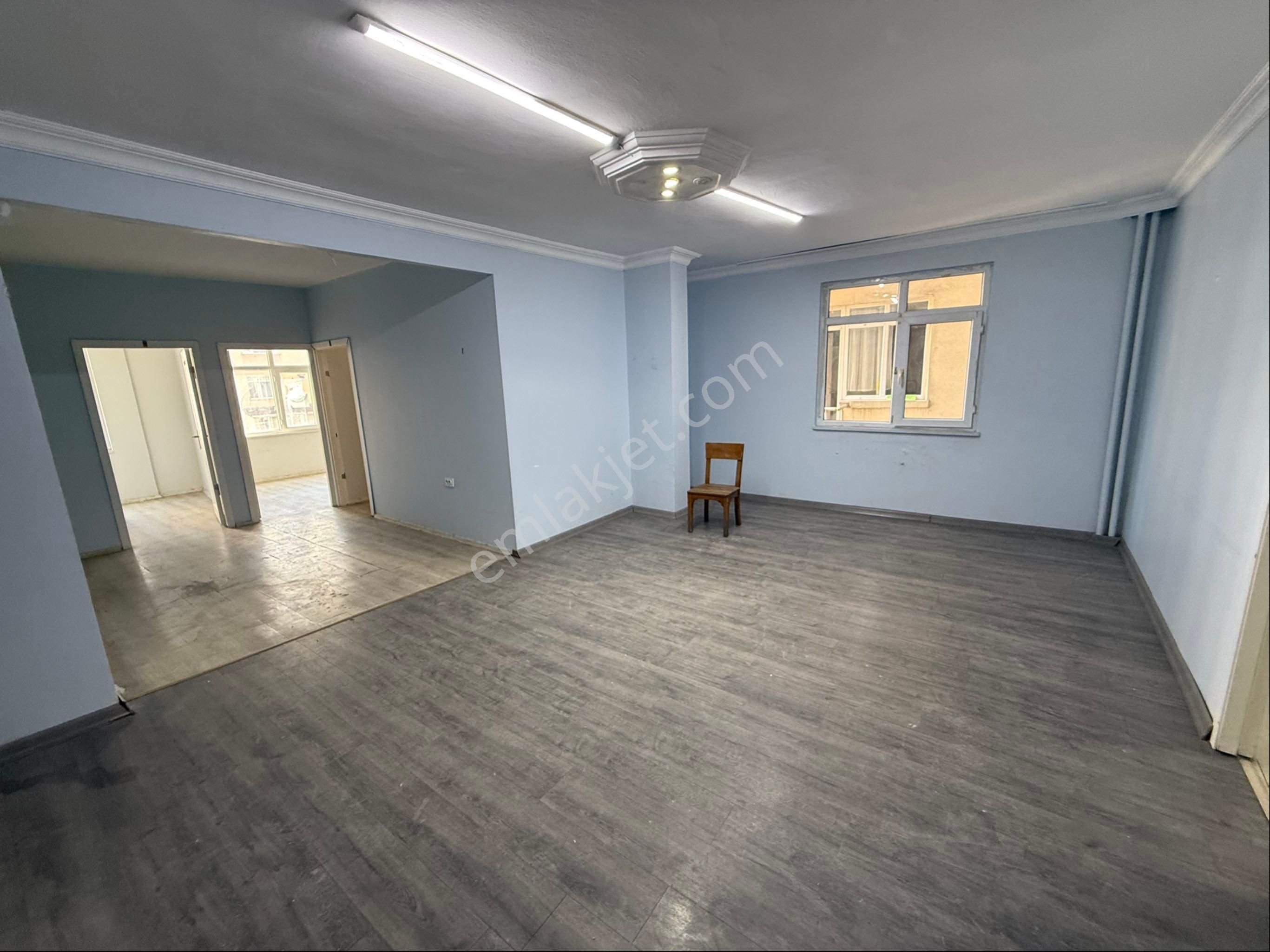 Şirinevlerde 6 Bölmeli Mutfaklı Kiralık 140m2 2. Kat İşyeri