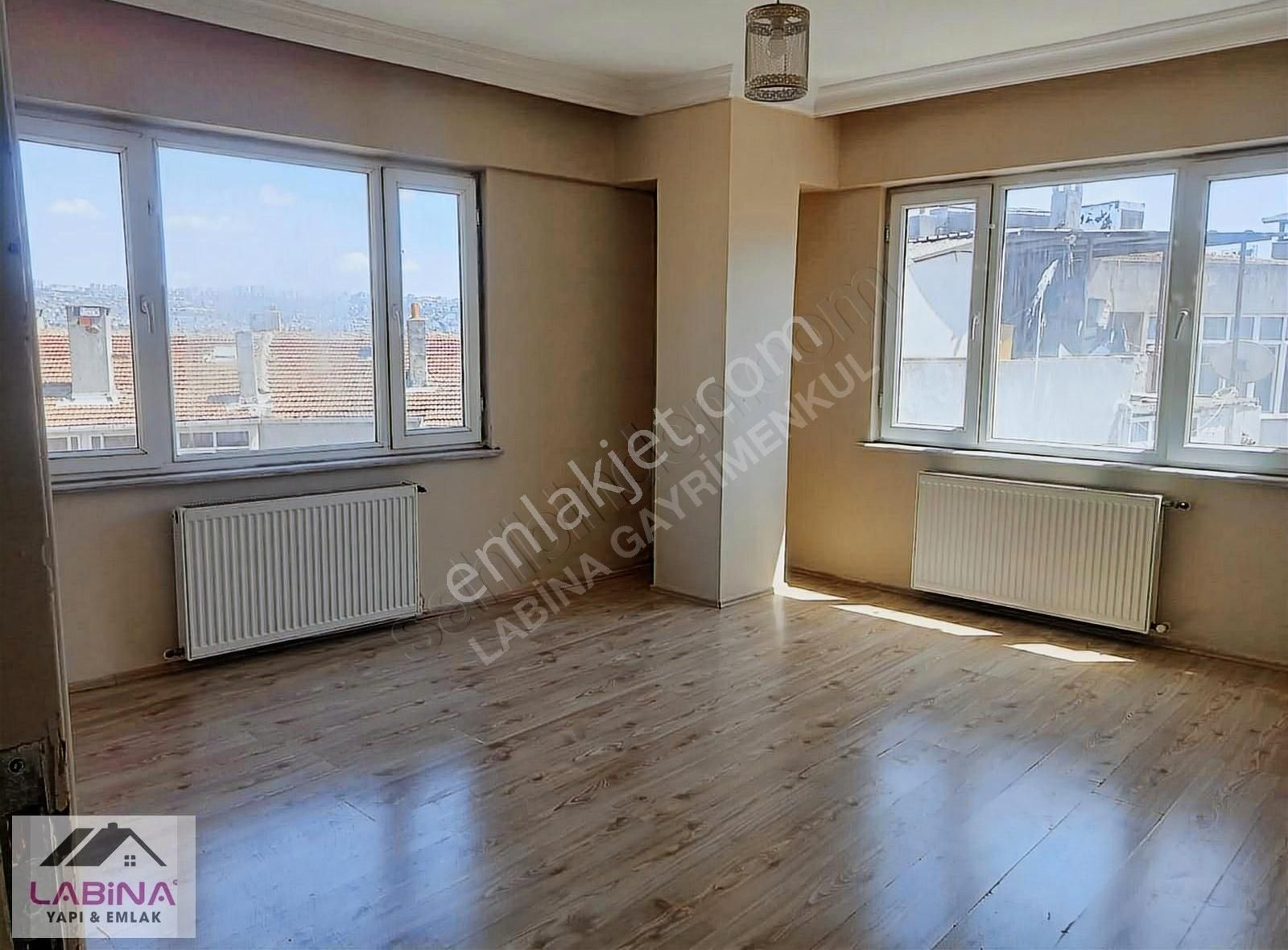Büyükçekmece Mimarsinan E5 Cephe Satılık 3+1 Daire