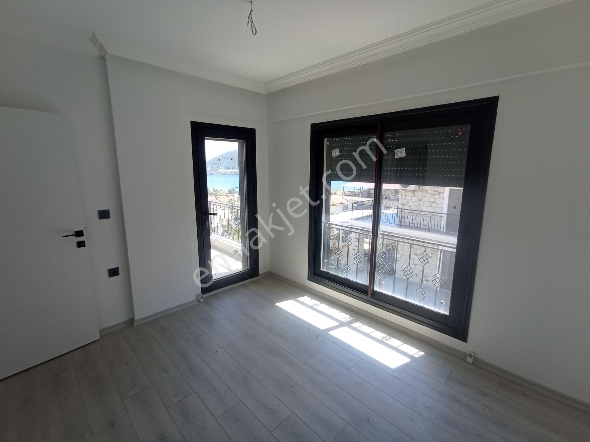 Satılık Yeni Foça Burunucu'nda Şahane Fourlex Villa - Görsel 7