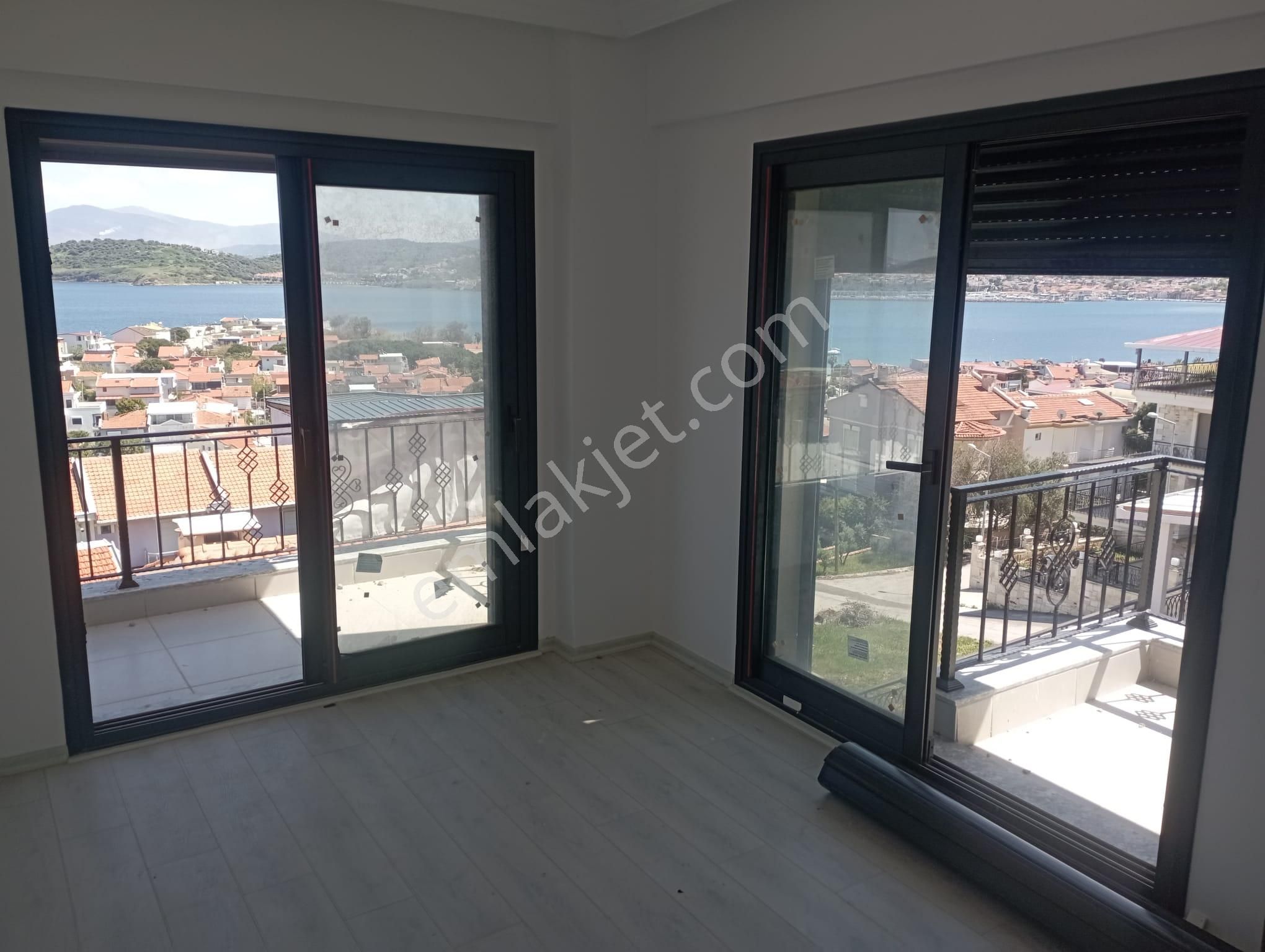 Satılık Yeni Foça Burunucu'nda Şahane Fourlex Villa - Görsel 6