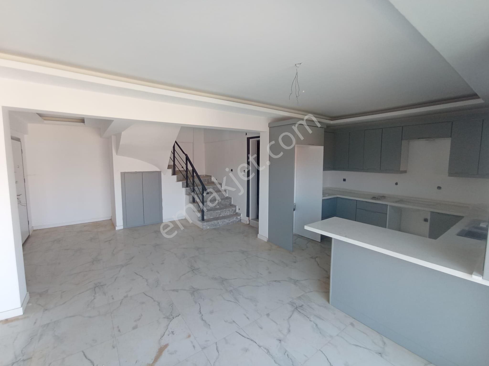 Satılık Yeni Foça Burunucu'nda Şahane Fourlex Villa - Görsel 14