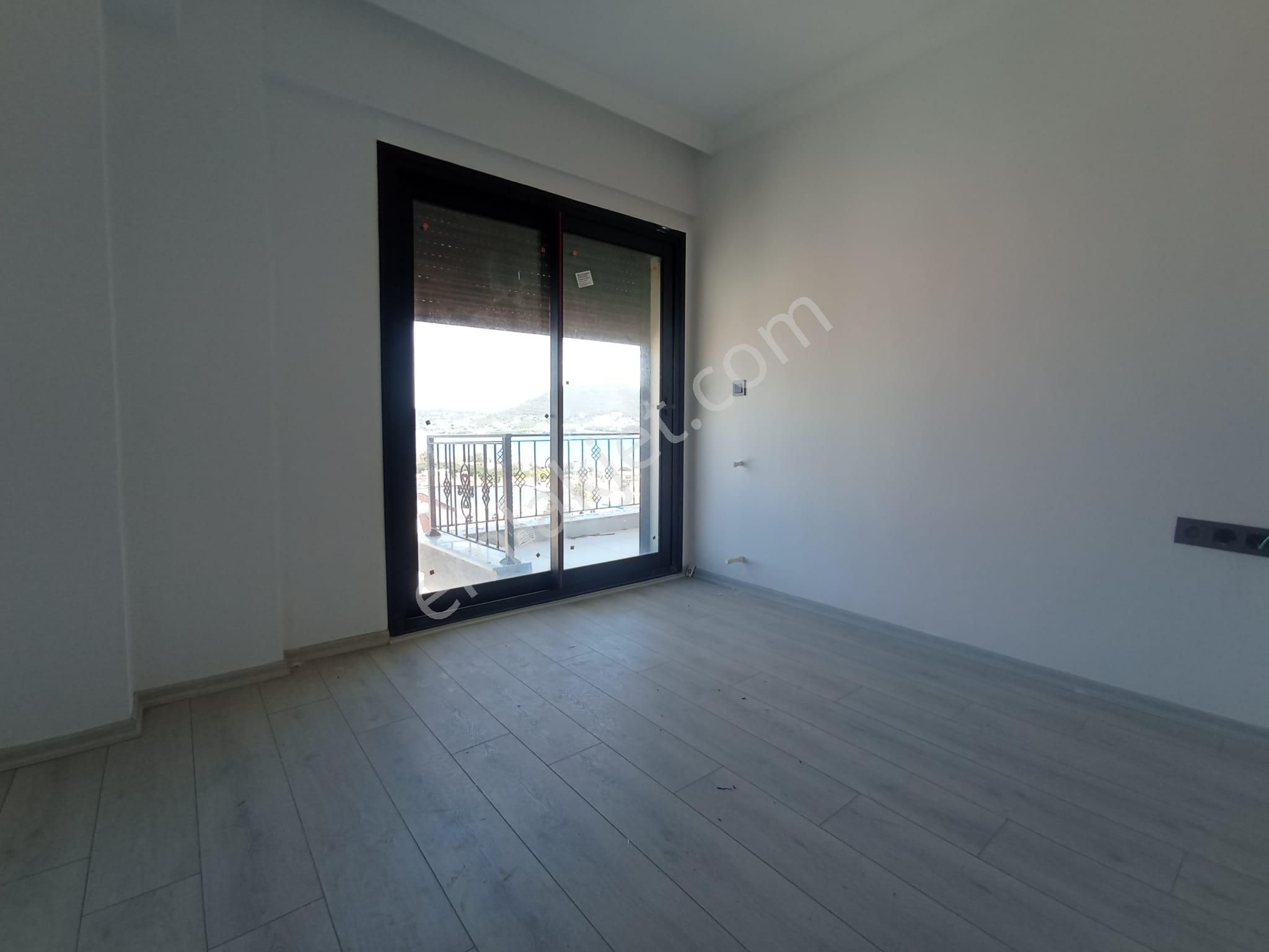 Satılık Yeni Foça Burunucu'nda Şahane Fourlex Villa - Görsel 10