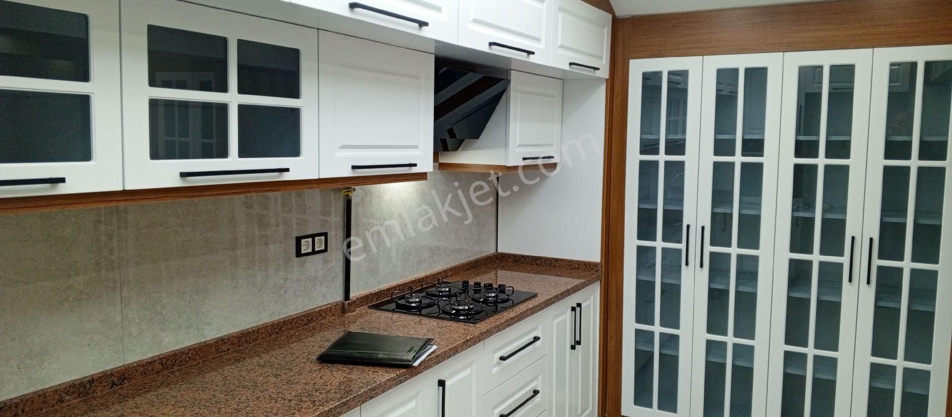 Dikmen Caddesi Üzerinde Full Yapılı 3+1 Satılık Daire