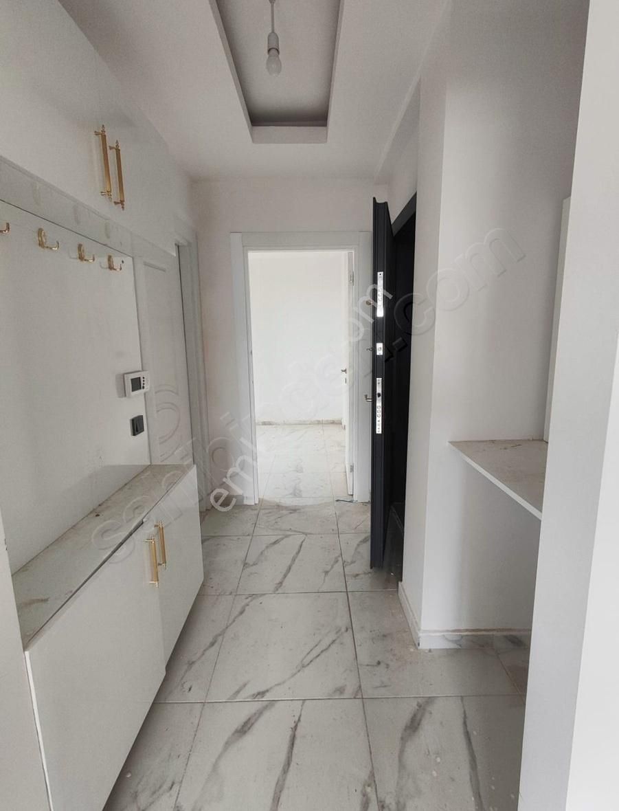Ayaş Yemişkumunda Deniz Manzaralı Acil Satılık Geniş Daire