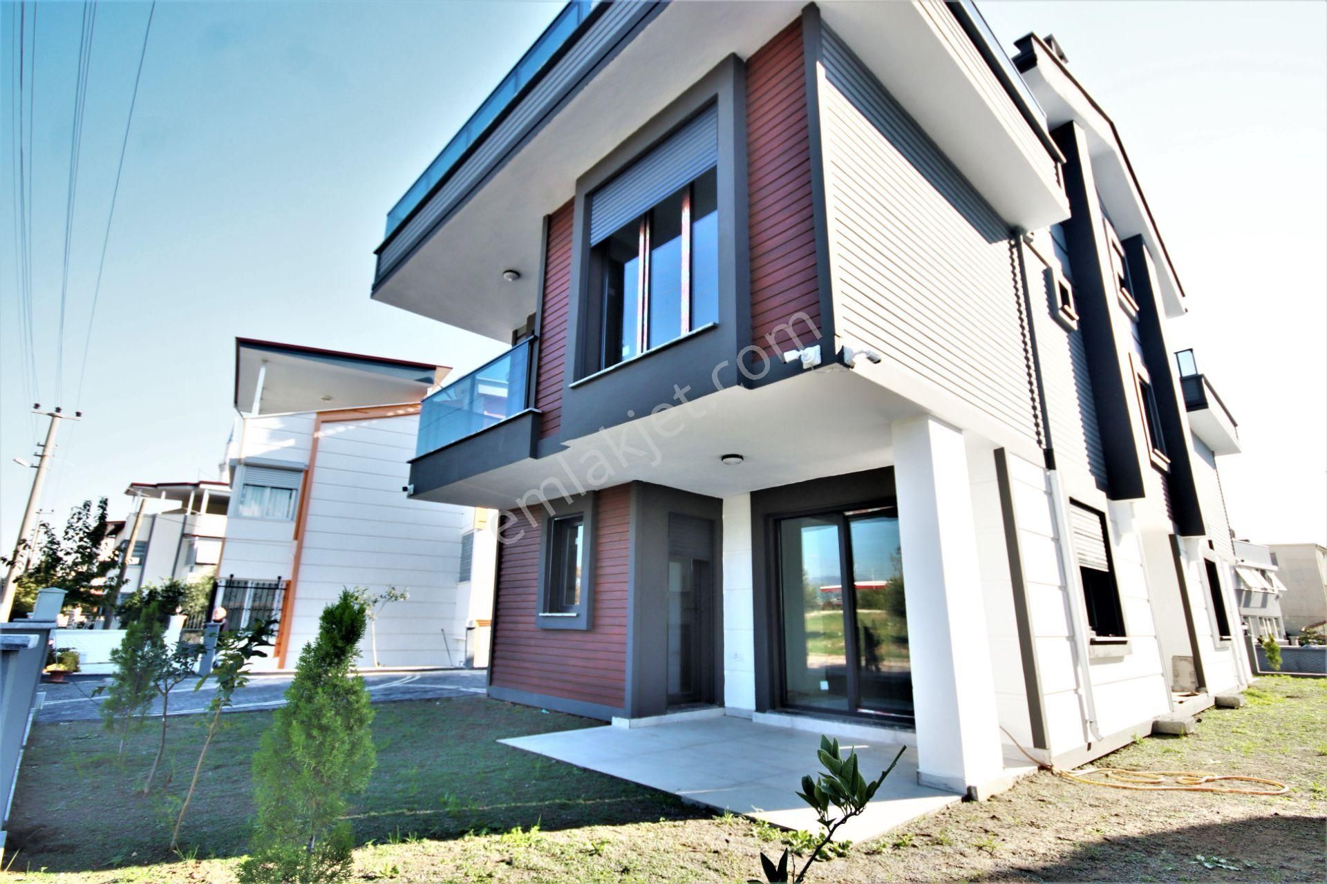 👉aygül'den Akçay Yenimahalle'de Muhteşem Deniz Manzaralı Teraslı Bahçeli Satılık 4+1 Müstakil Villa