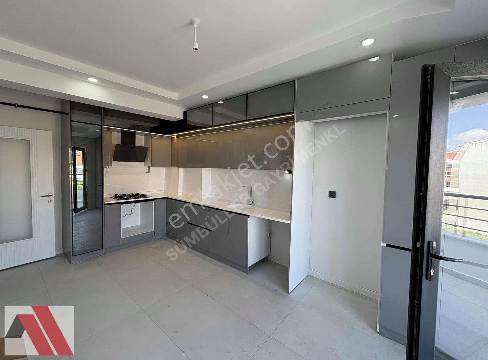 Sümbüller'den Ulusal Egemenlik Yakını 220m2 Lüx Geniş 5+1 Dublex