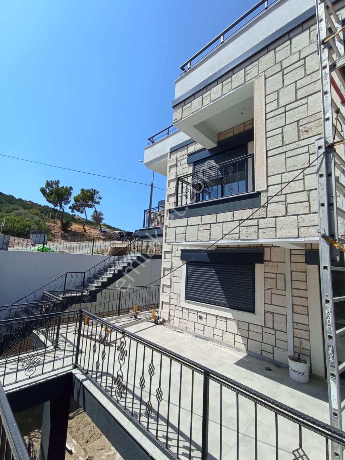 Satılık Yeni Foça Burunucu'nda Şahane Fourlex Villa - Görsel 10