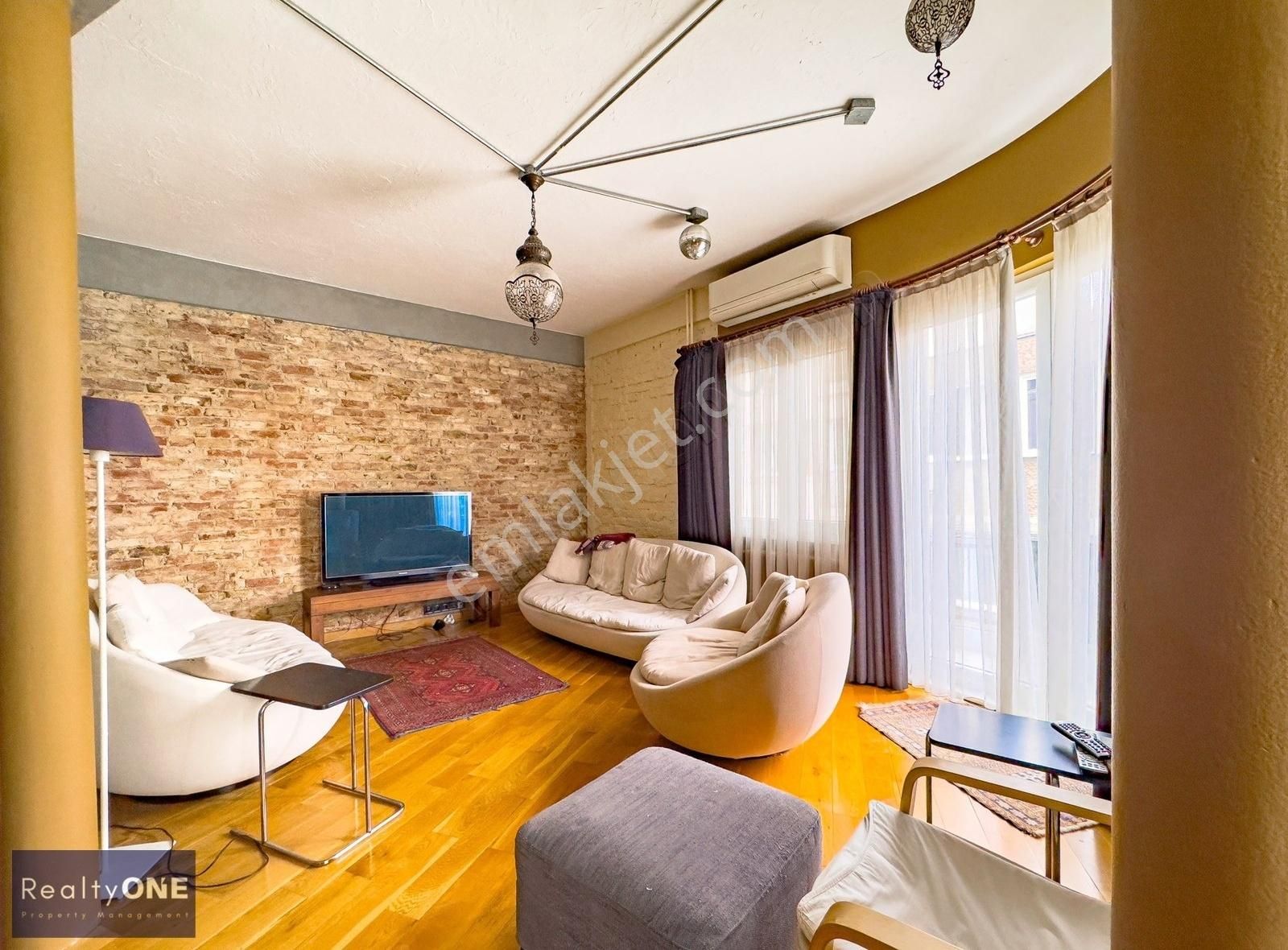 For Rent İn Beyoğlu Gümüşsuyu All İnclusive 2+1 Furnished