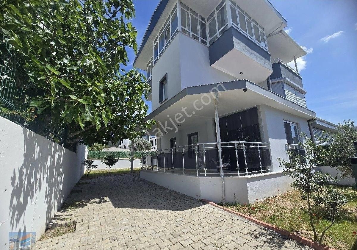 Akbük Merkez'de 3+1 Müstakil Villa - Görsel 9