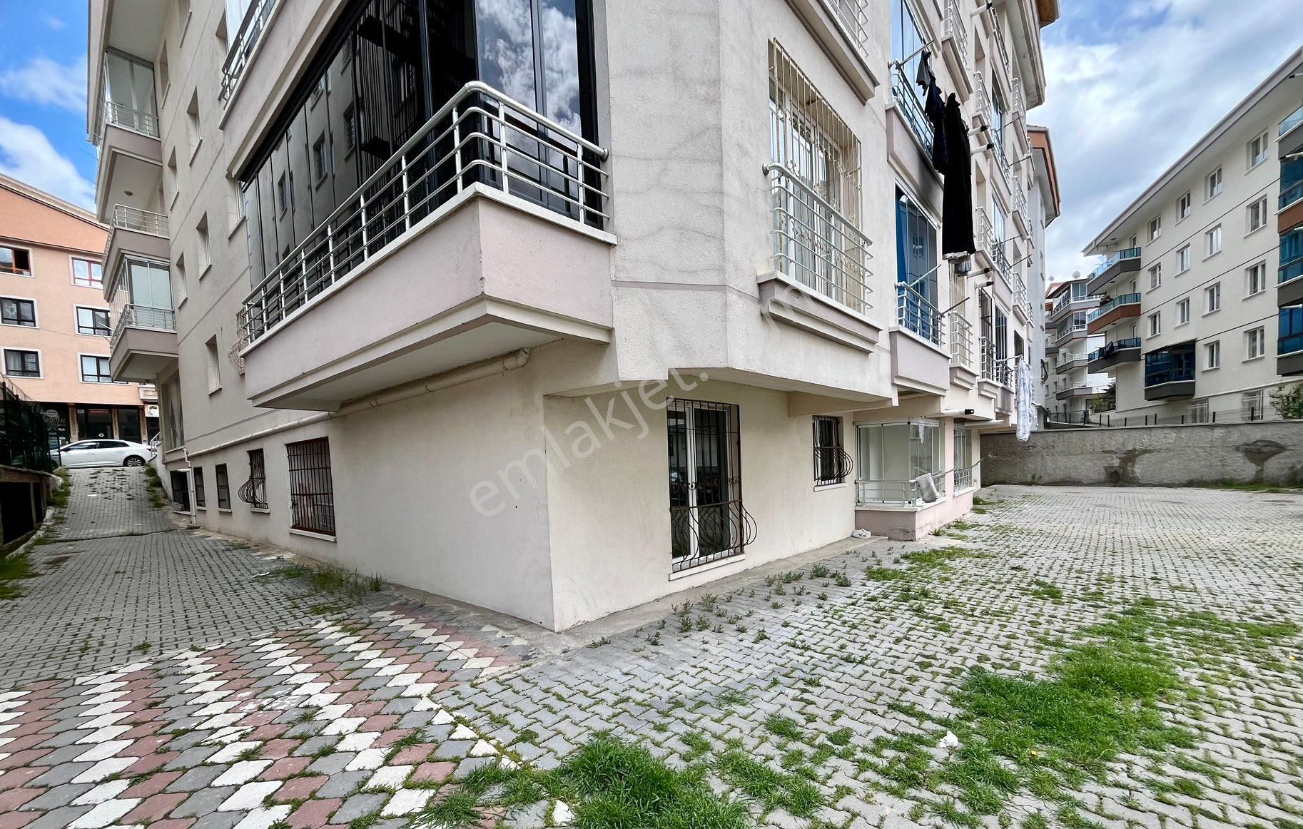 Sahibinden Hüseyingazi Göbeğe 3 Dk Mesafede Yapılı