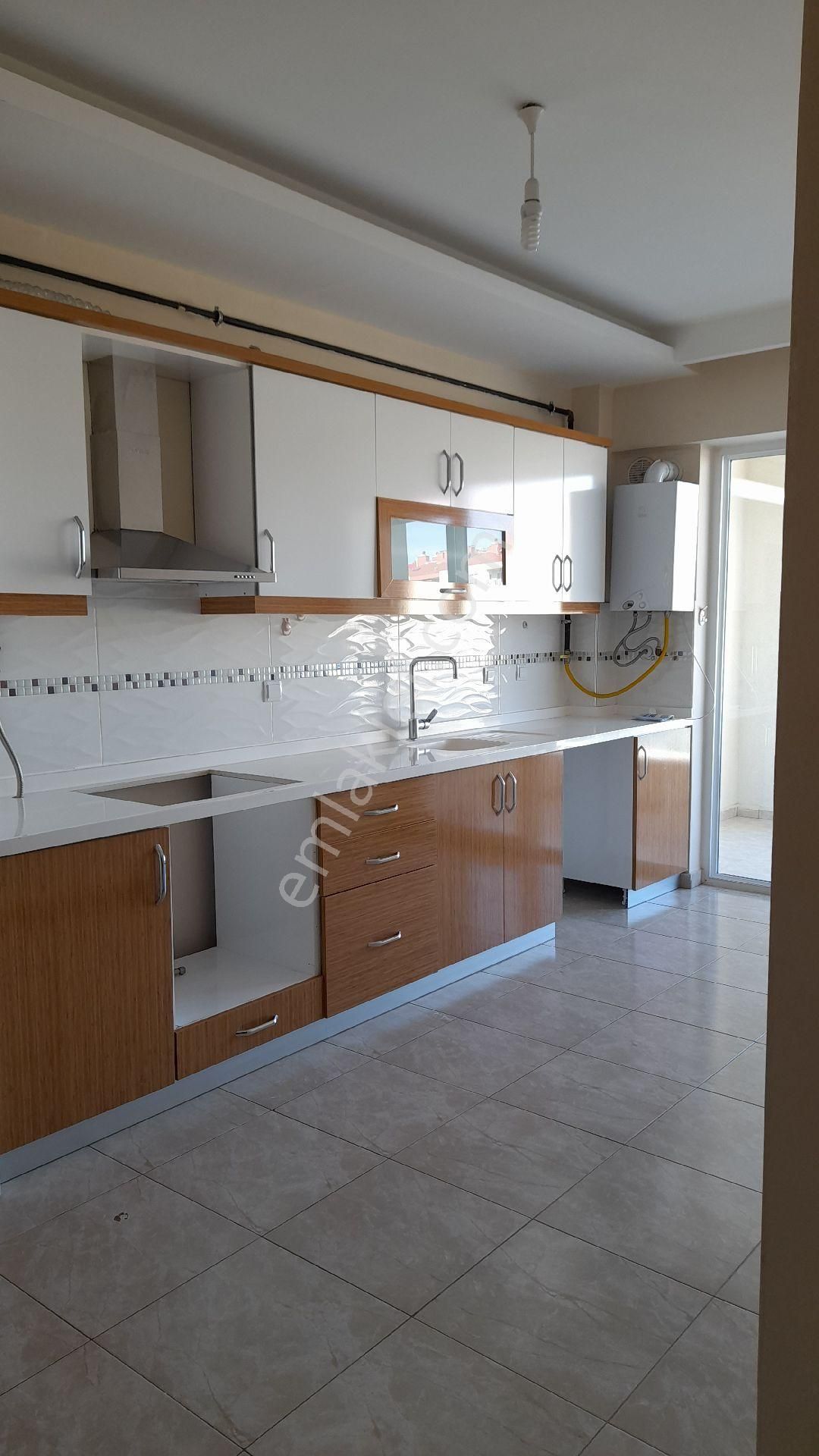 Kiralık İldem D Kooperatif Dairesi Cadde Üstü
