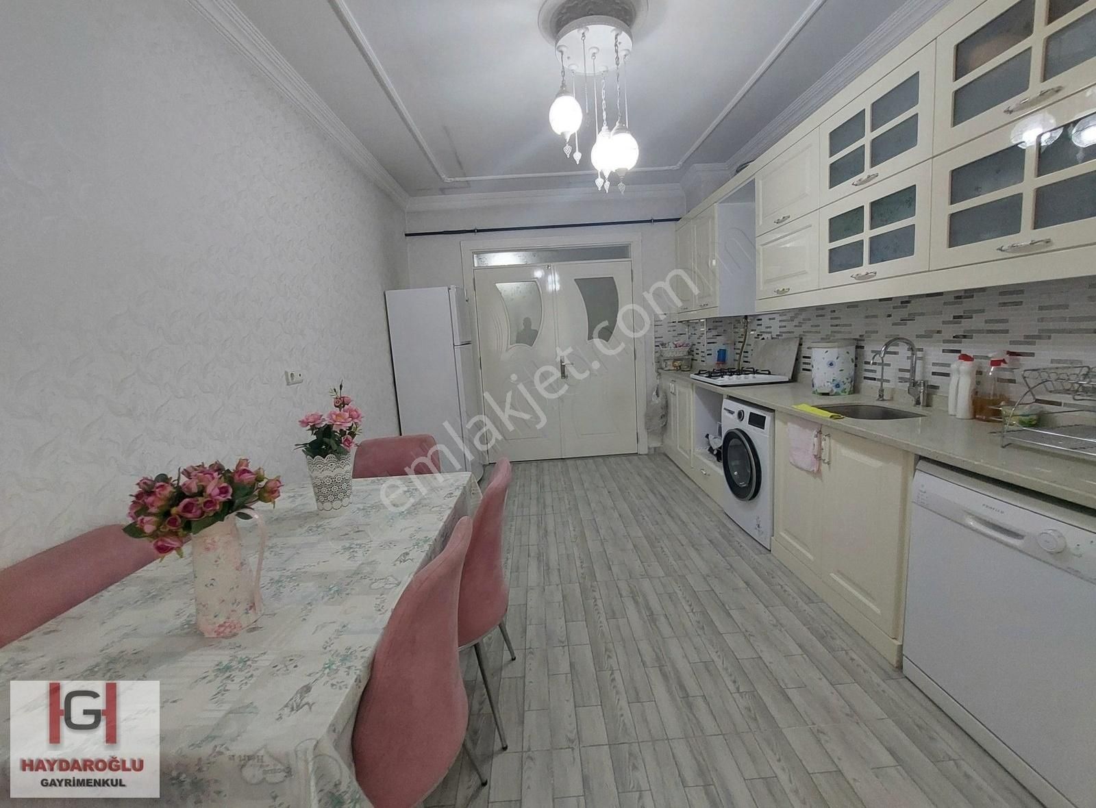 Gaziantep Şehitkamil Kayaonu Zeytinli Boynoda Satılık Bina