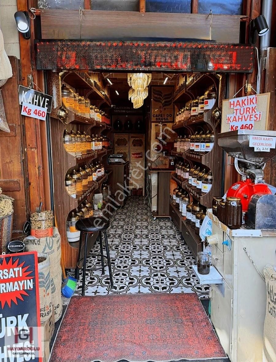 Çarşı Merkez'de Almacı Pazarında Kiralık Dükkan