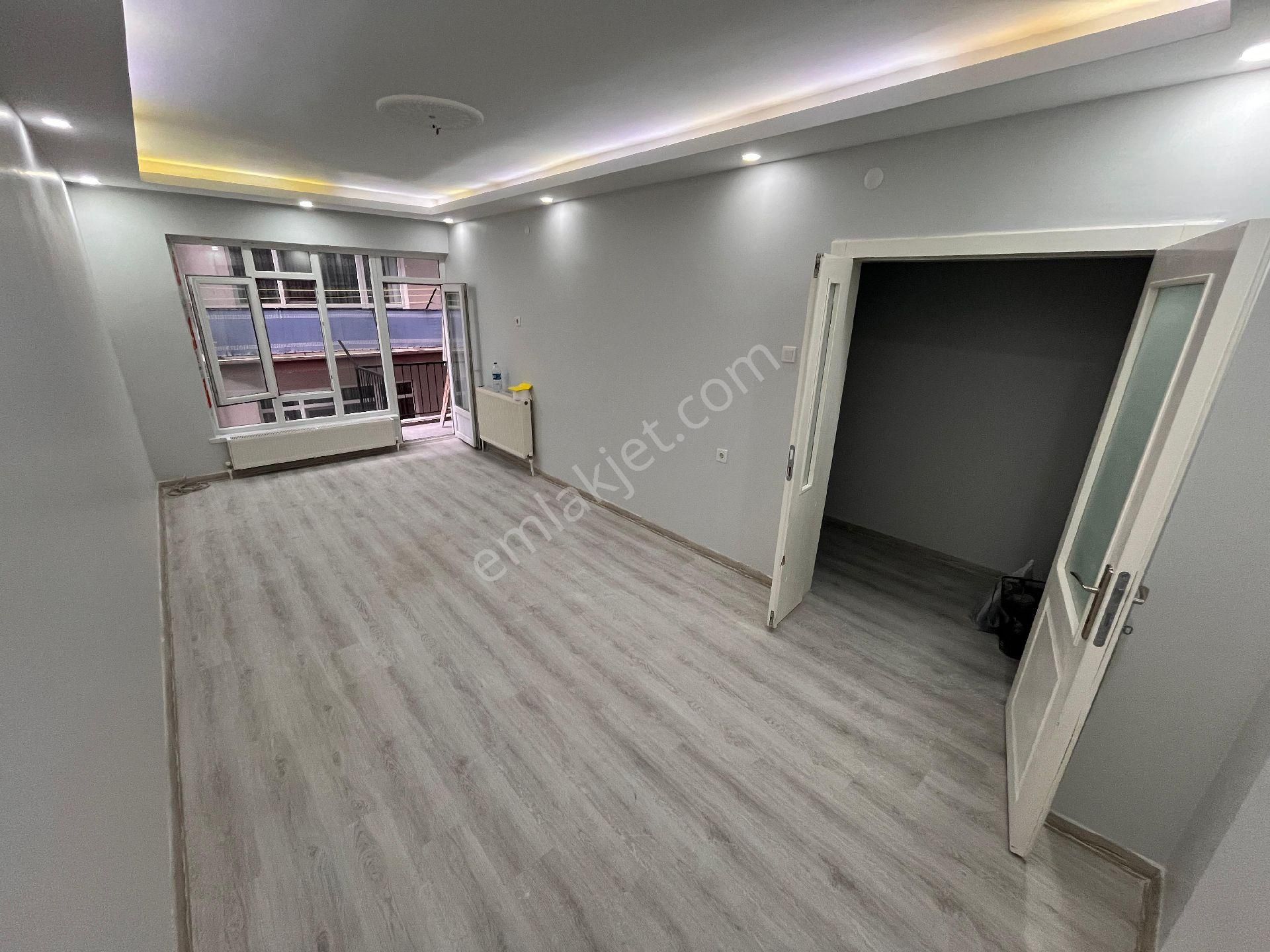 Bağımsız Salon, Full Yapılı