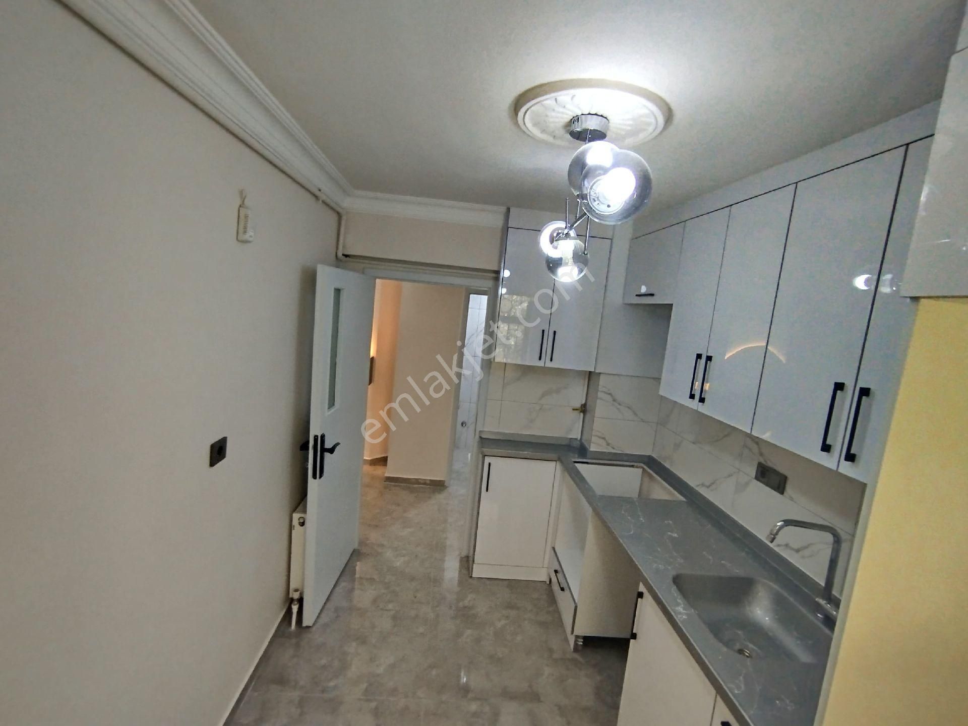 Bursa Caddesınde 2+1 Yıksekgırıs Satılık Daıre