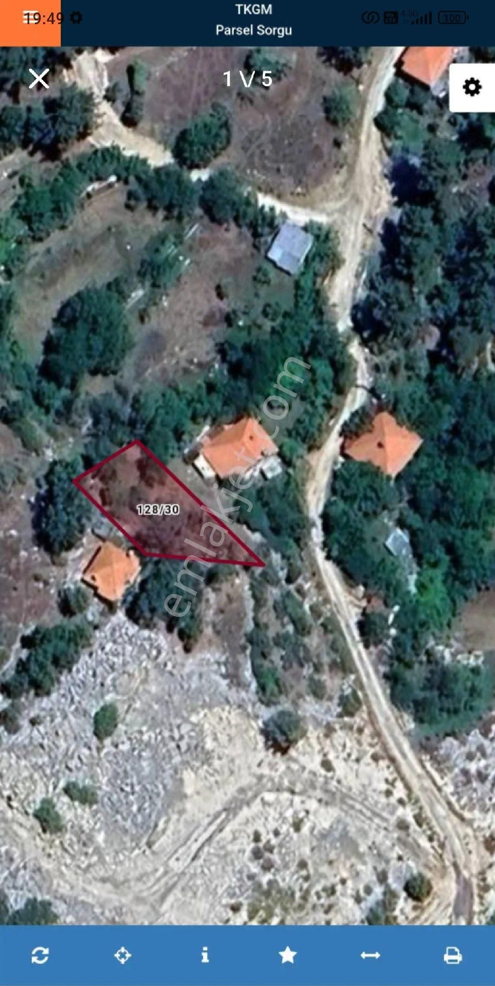Antalya Kaş Sütleğen'de Araç Takaslı 400m2 Arsa