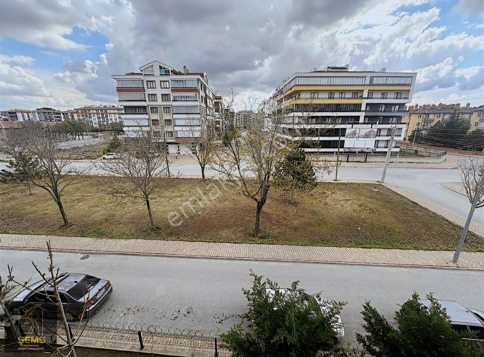 Şems'ten Fevziçakmak Mah. Fetih Caddesi 3+1 Geniş Daire