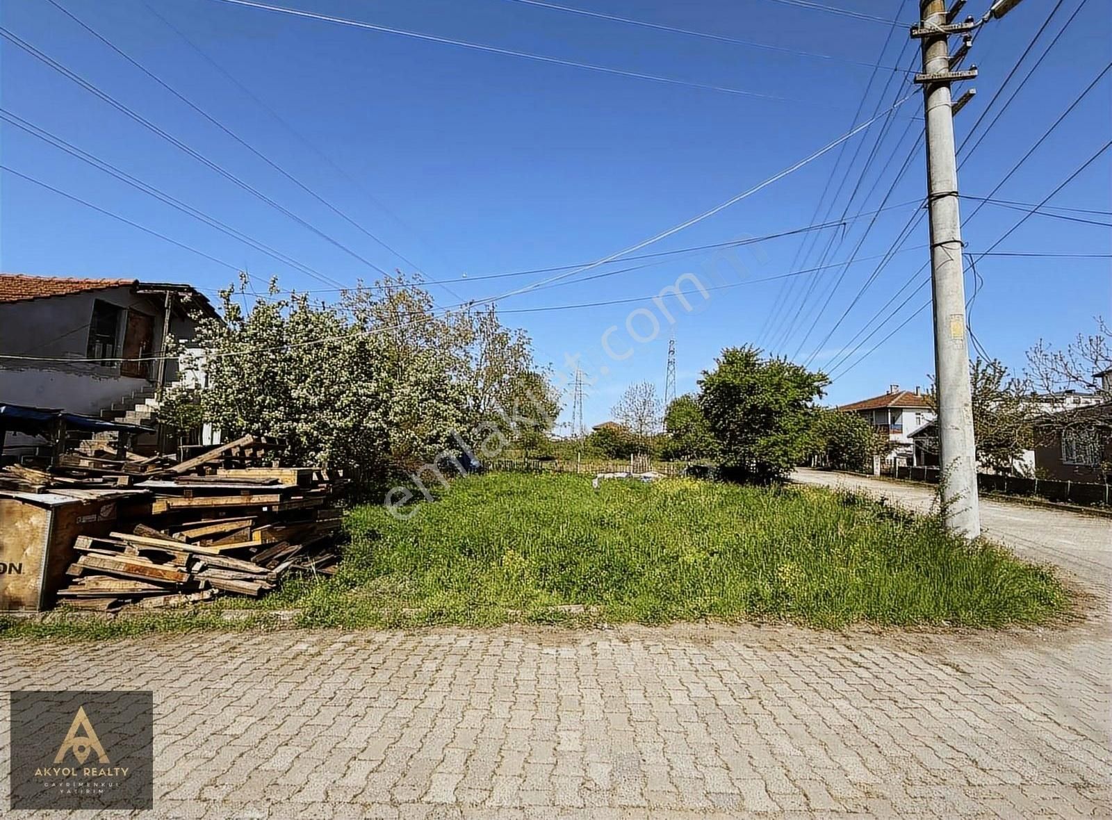 Kartepe/fsm Mahallesi Satılık 328m2 %25 3,5 Kat İmarlı Arsa