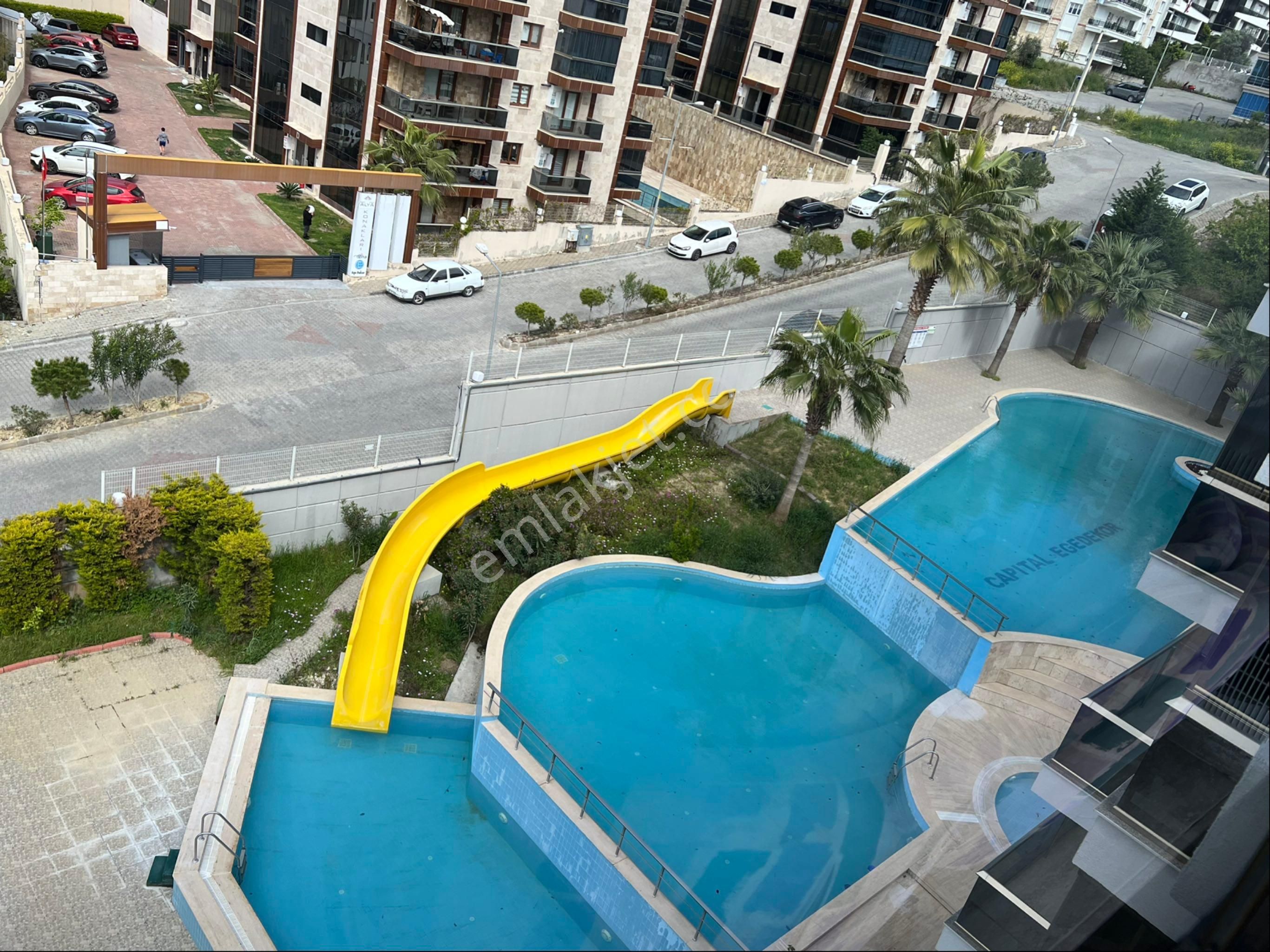Kuşadası Şehzade Konakları 'nda Kiralık Çatı Dubleksı