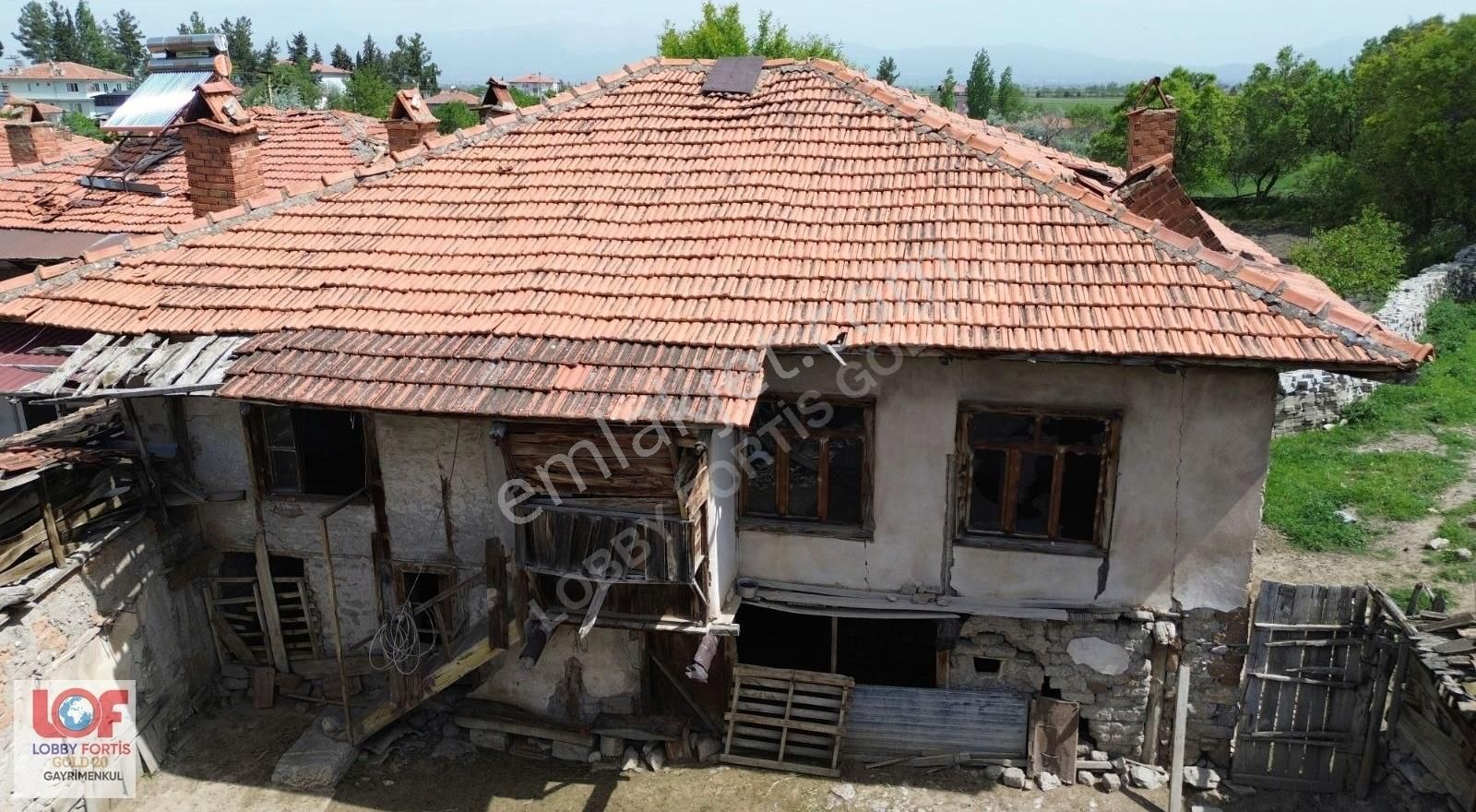 Lobby Fortis'ten Tavas Solmaz'da Avlulu Kerpiç Ev Ve Bahçesi