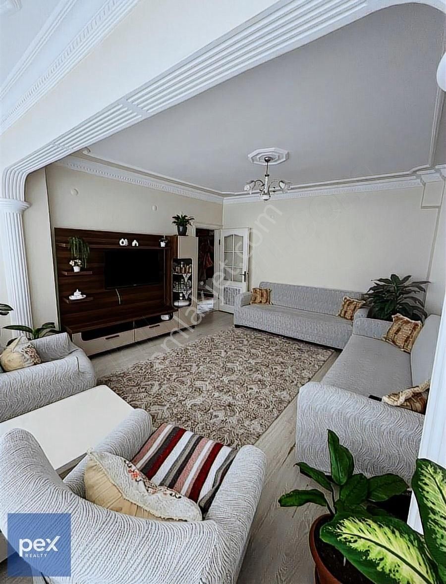 Cumartesı Pazarın Girişinde Süper Konum Satılık Daire