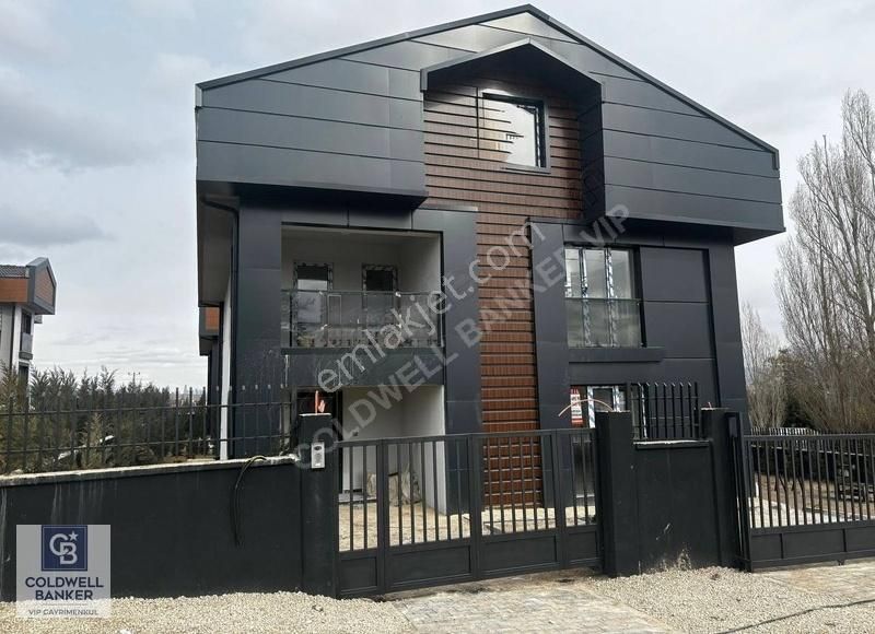 Hacılarda 400m2 İleri Natamam Uygun Villa