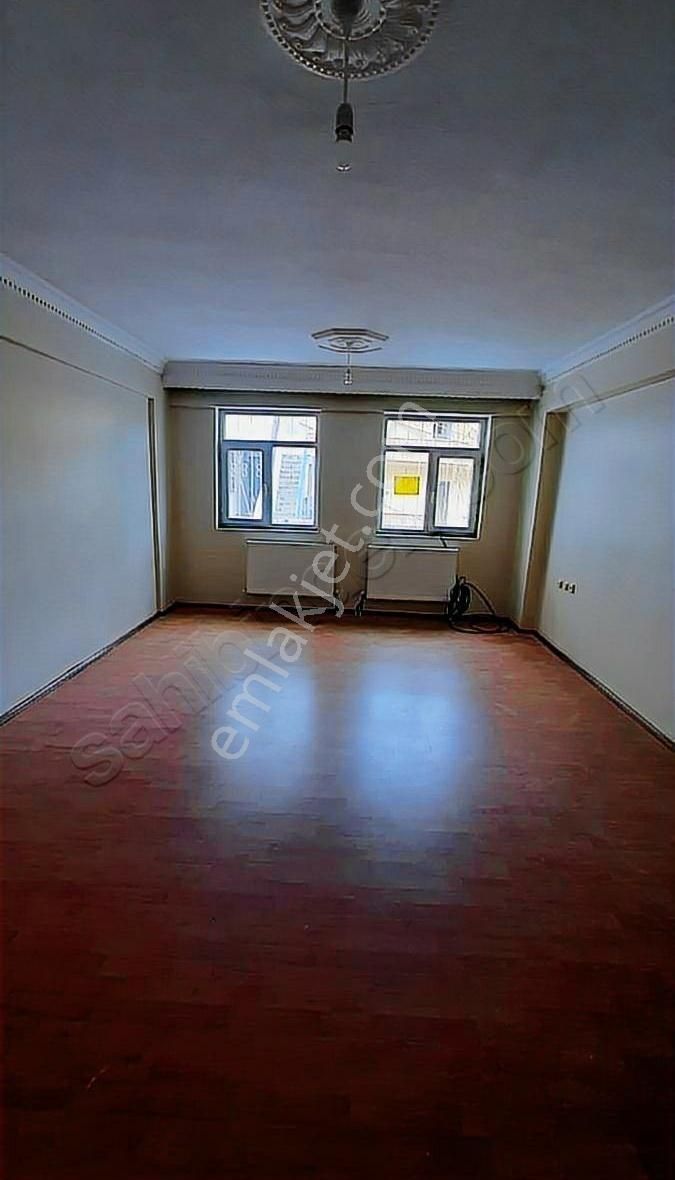 İstasyonda Kiralık 3+1 Geniş Daire