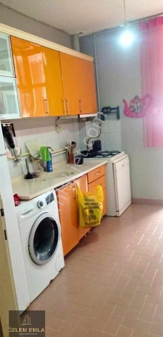Bandırma Özlem Gayrimenkulden Levent Mahallesinde 3+1 Satılık Daire