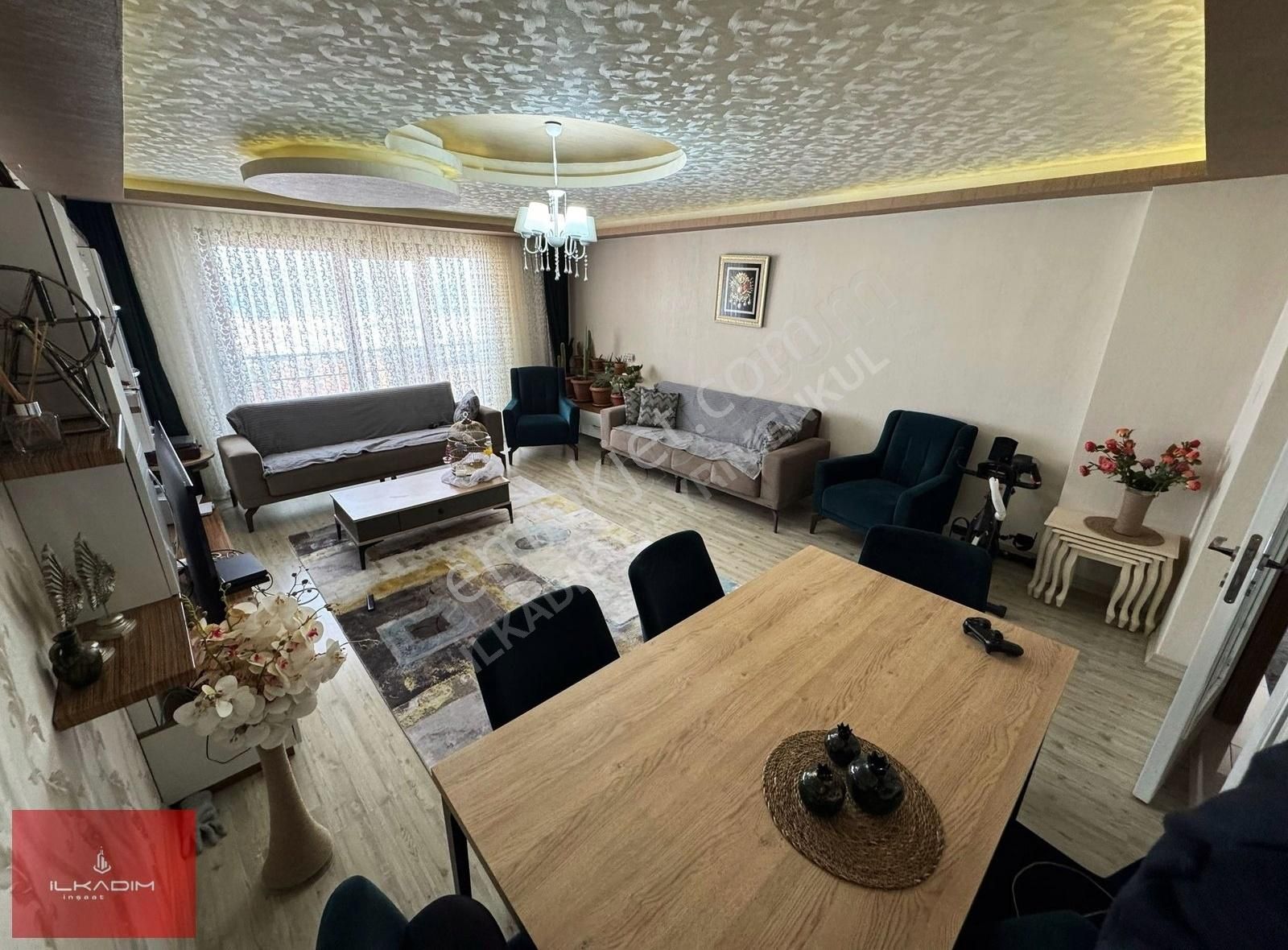 İlkadımdan Şehitkubilay Mah.sitede Cadde Üzeri Manzaralı 3+1