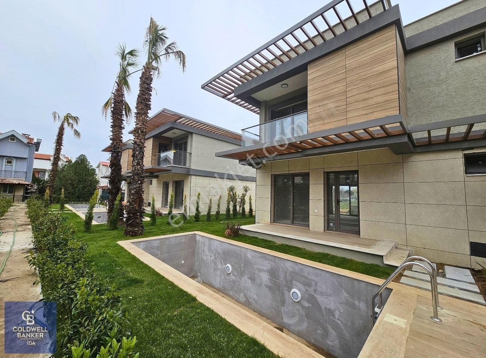 Müstakil Havuzlu Lüks Villa