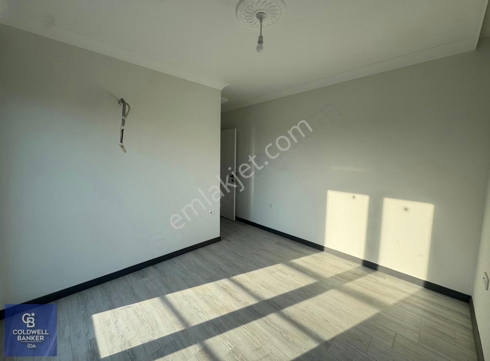 Altınova Sahilde Dubleks 4+1 Villa