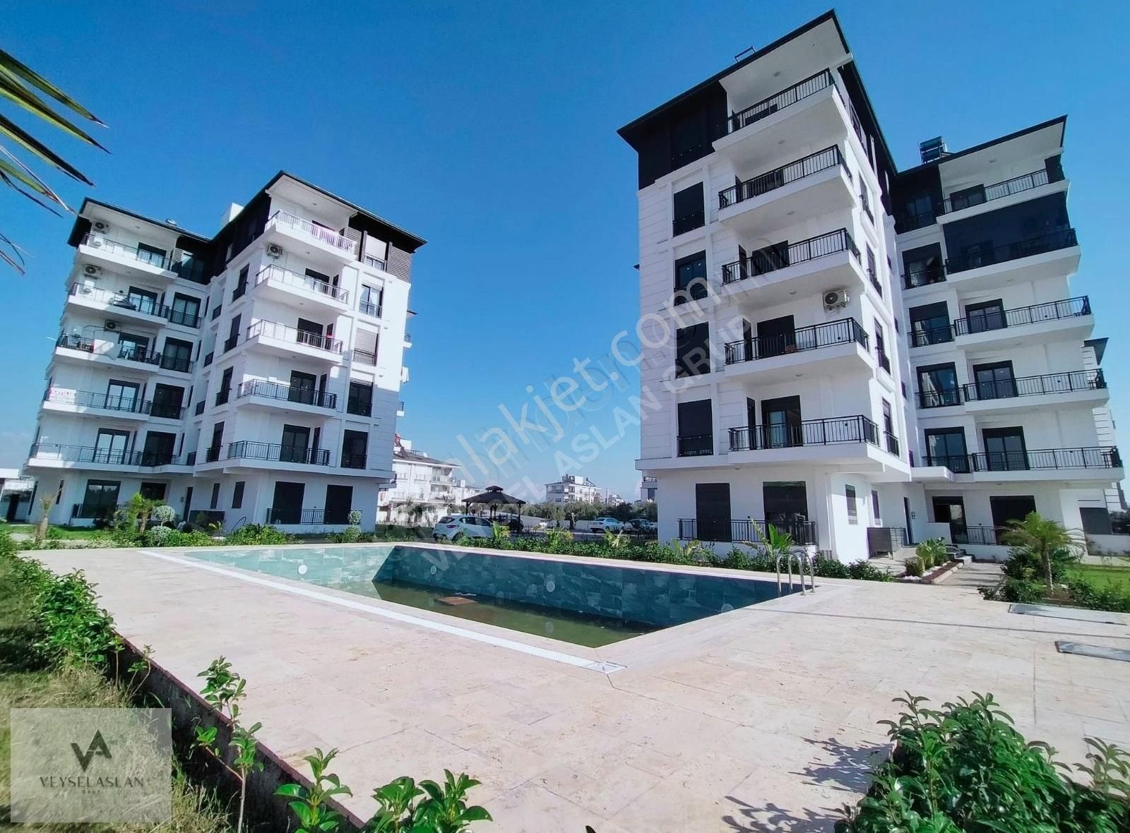 Şelalede Havuzlu Site İçinde 3+1 135m2 Daire