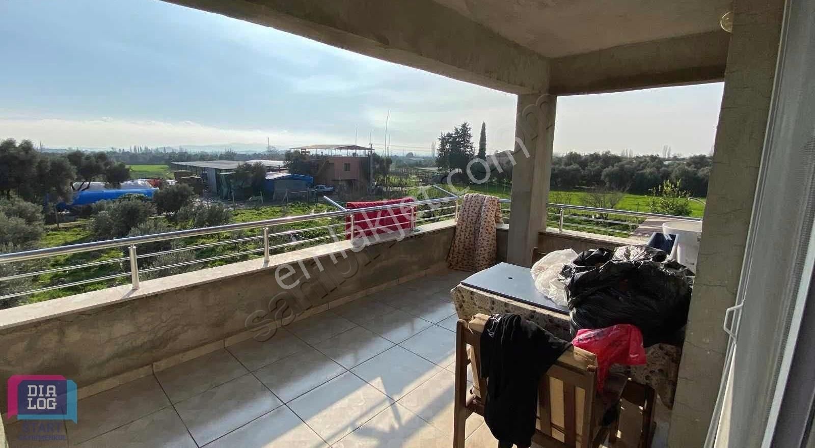 İzmir Bayındır Da Satılık Çiftlik Evi 3.5+1 Villa Ve Bahçesi