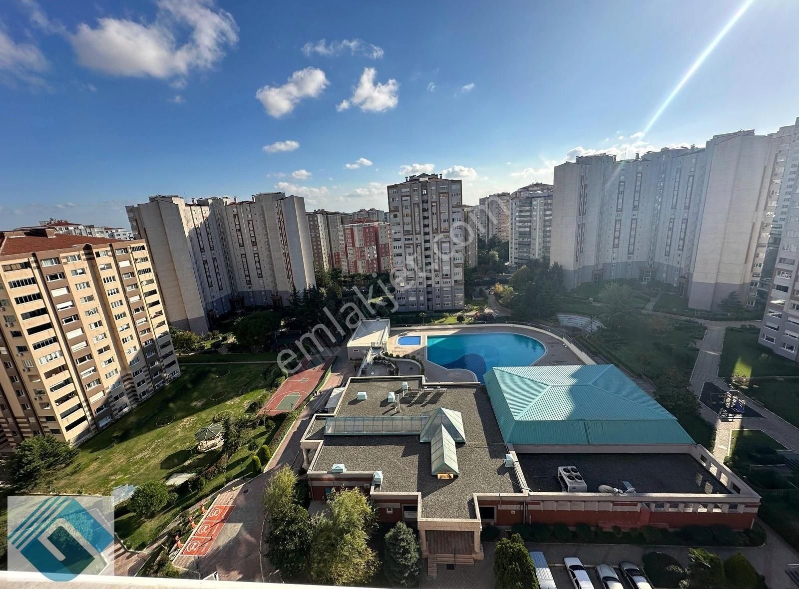 Parlamenterler Sitesi Kare Blokta Oturuma Hazır Boş 3+1 Daire