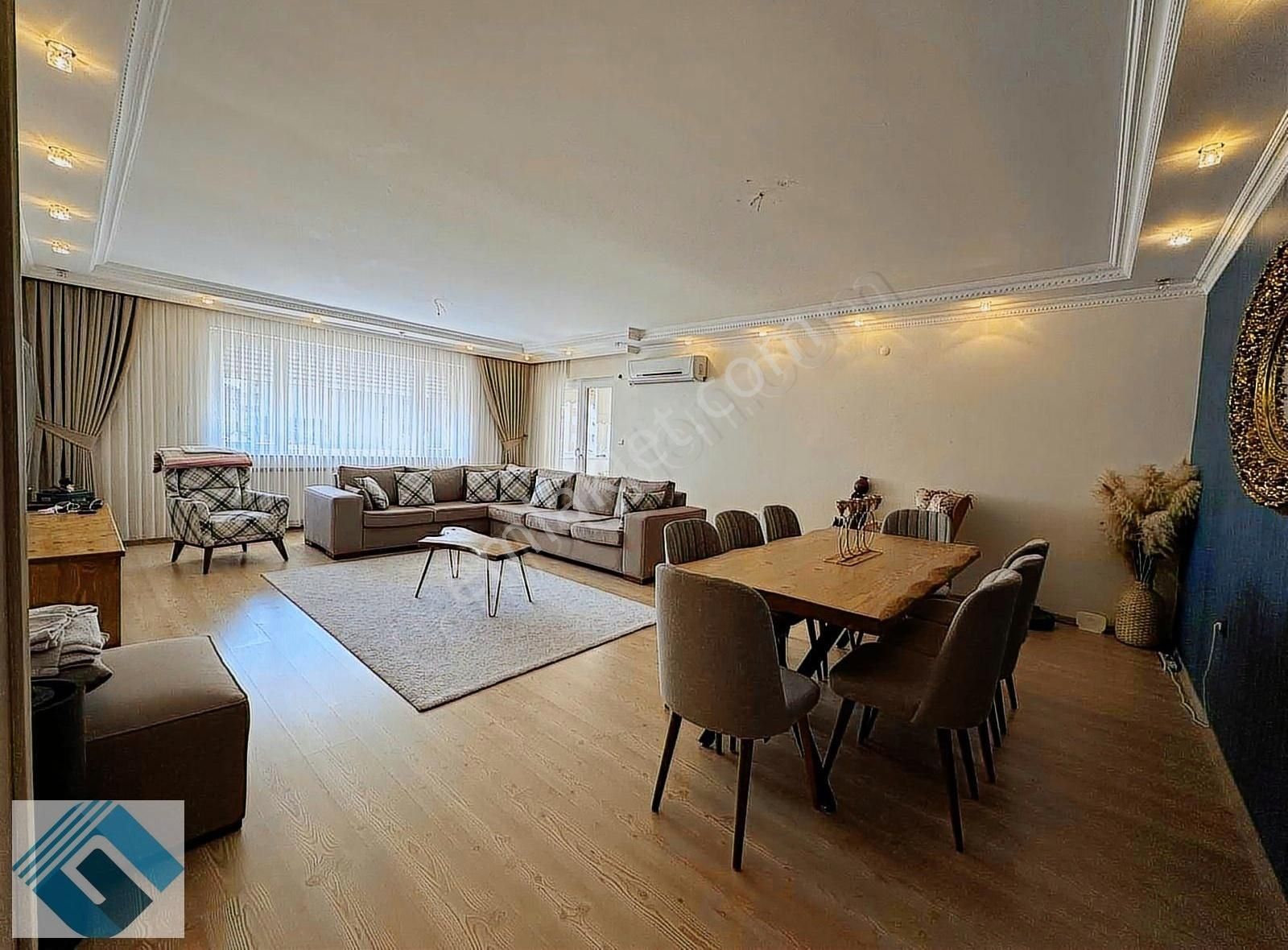 Parlamenterler Sitesi Kısa Katlı Blokta Peyzaj Cephe Boş 3+1