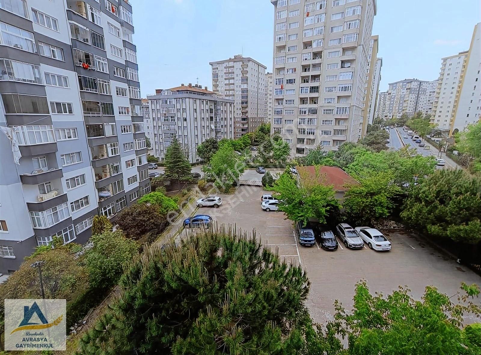 Beylikdüzü Barış Mahallesi'nde Kiralık Ara Kat 3+1 Bakımlı Daire