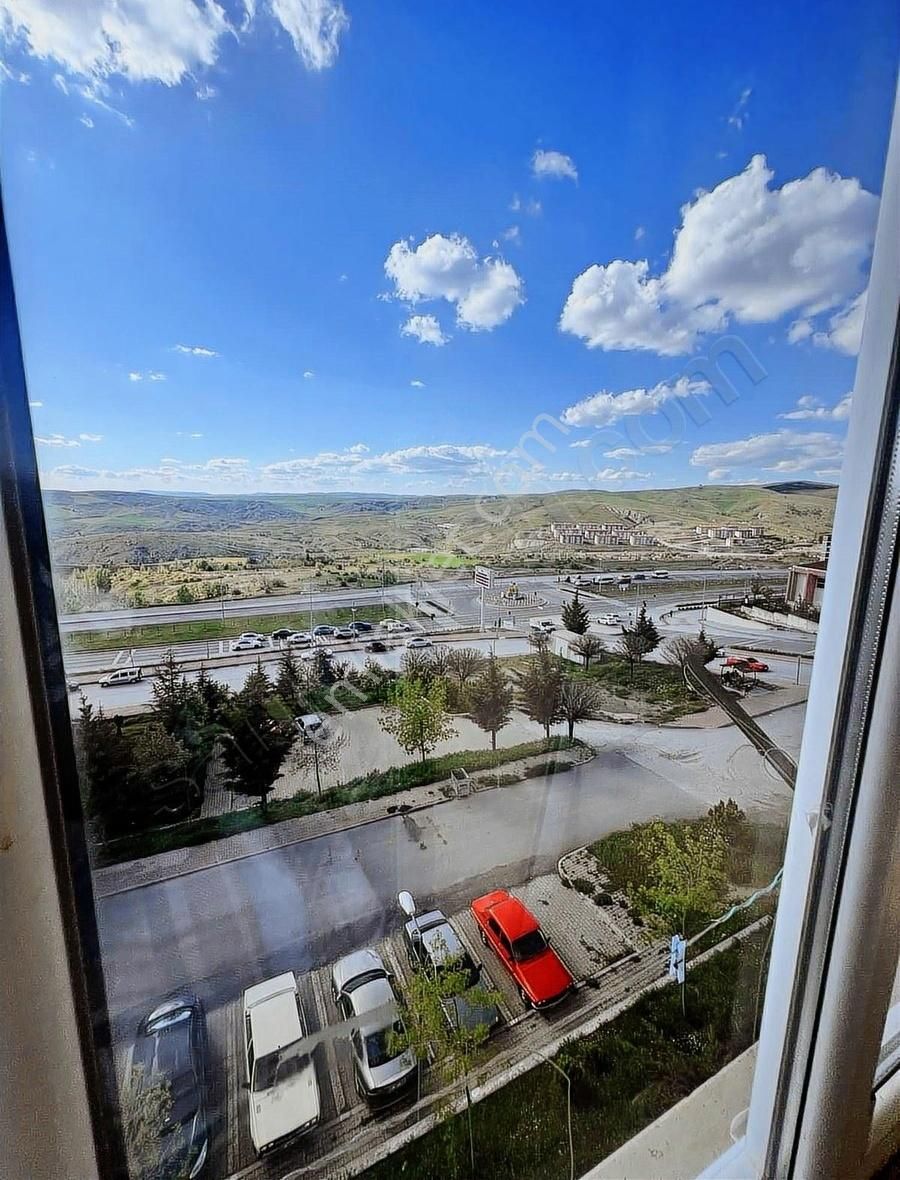 Sefa Emlak'tan Ünv Yolu 2+1 Geniş Anayol Kenarı Daire