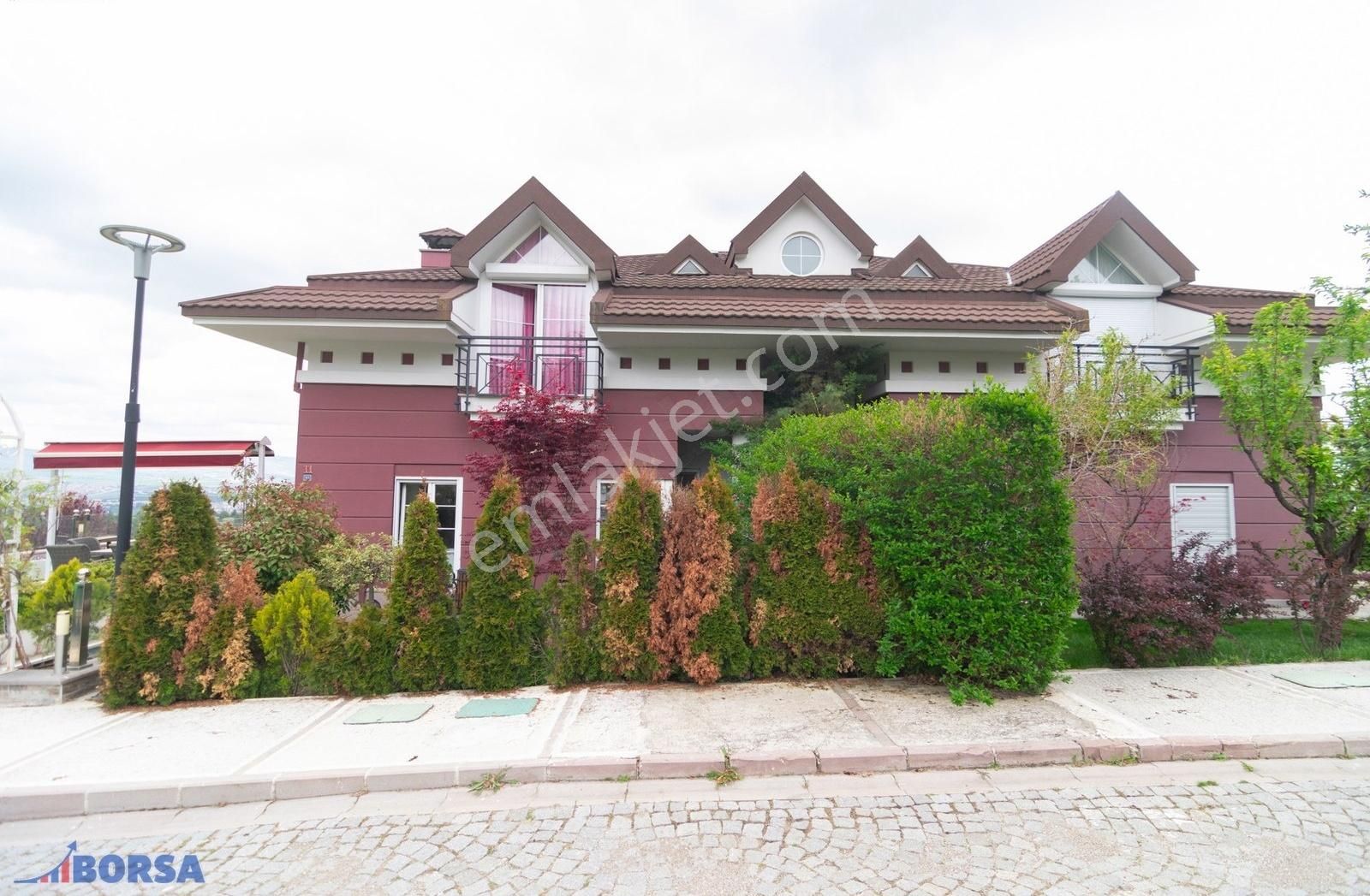İncek Çiçekkent Sitesi 2+1 Eşyalı Kiralık Bahçe Katı