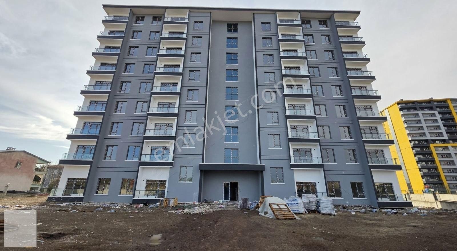 Otonomi Karşısı Man Fabrikası Yanı 2+1 Satılık Daire