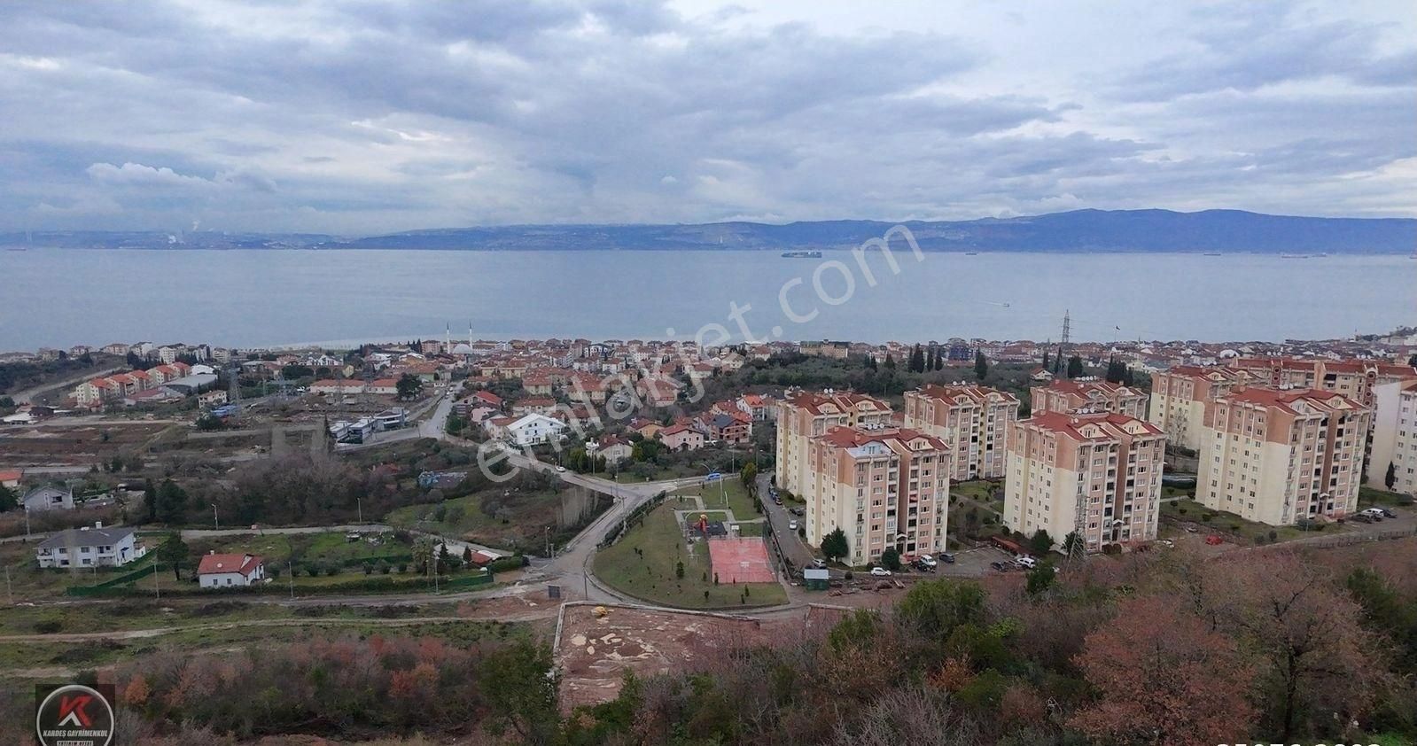 Kardeş Gayrimenkul 'den Karamürsel Deniz Manzaralı Konut İmarlı Satılık Arsa