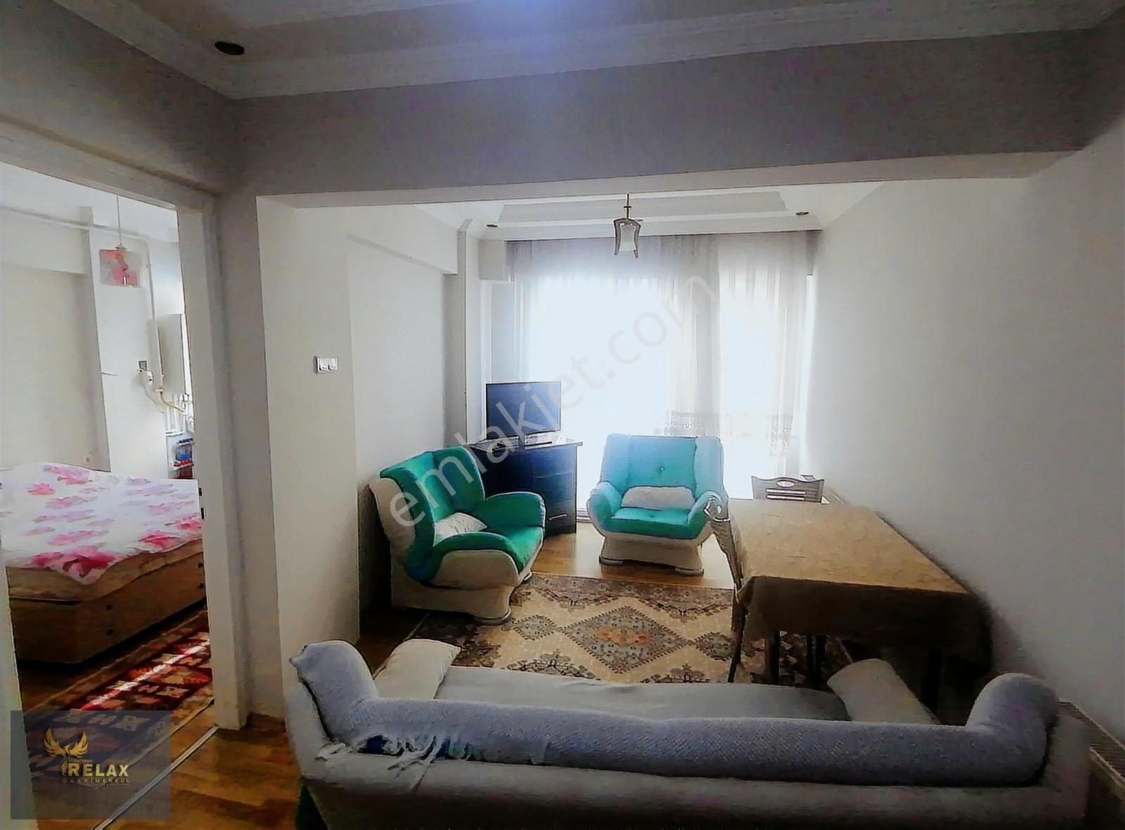 Çarşı Merkezde Eşyalı Kiracılı Ayrı Mutfaklı 1+1