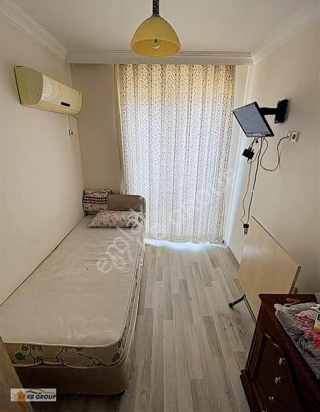 07 Kb Emlaktan Kız Apartında Oda 75.yy Bulvarında