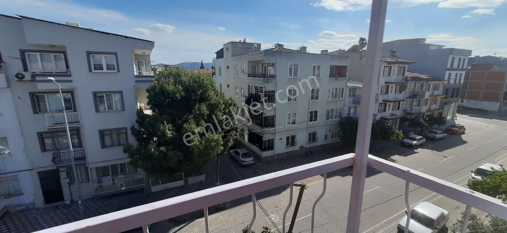 Manisa Akhisar Ulucami Mah.kiralık 3+1daire 10.000tl