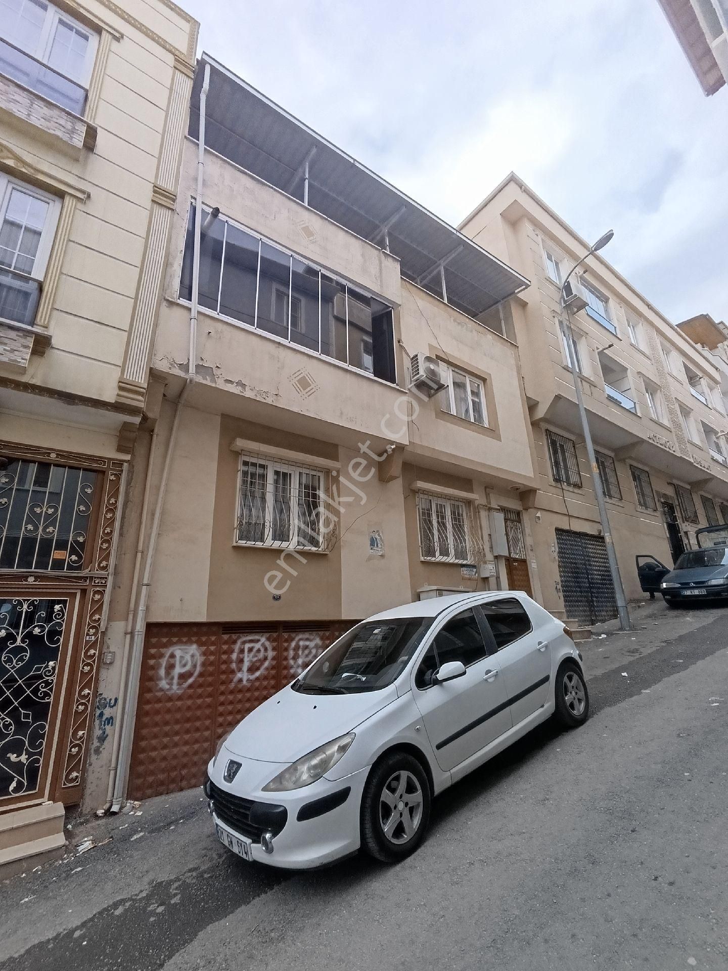 Çağdaş Mah Satlık 3 Katlı Müstakil Ev 170 Mk