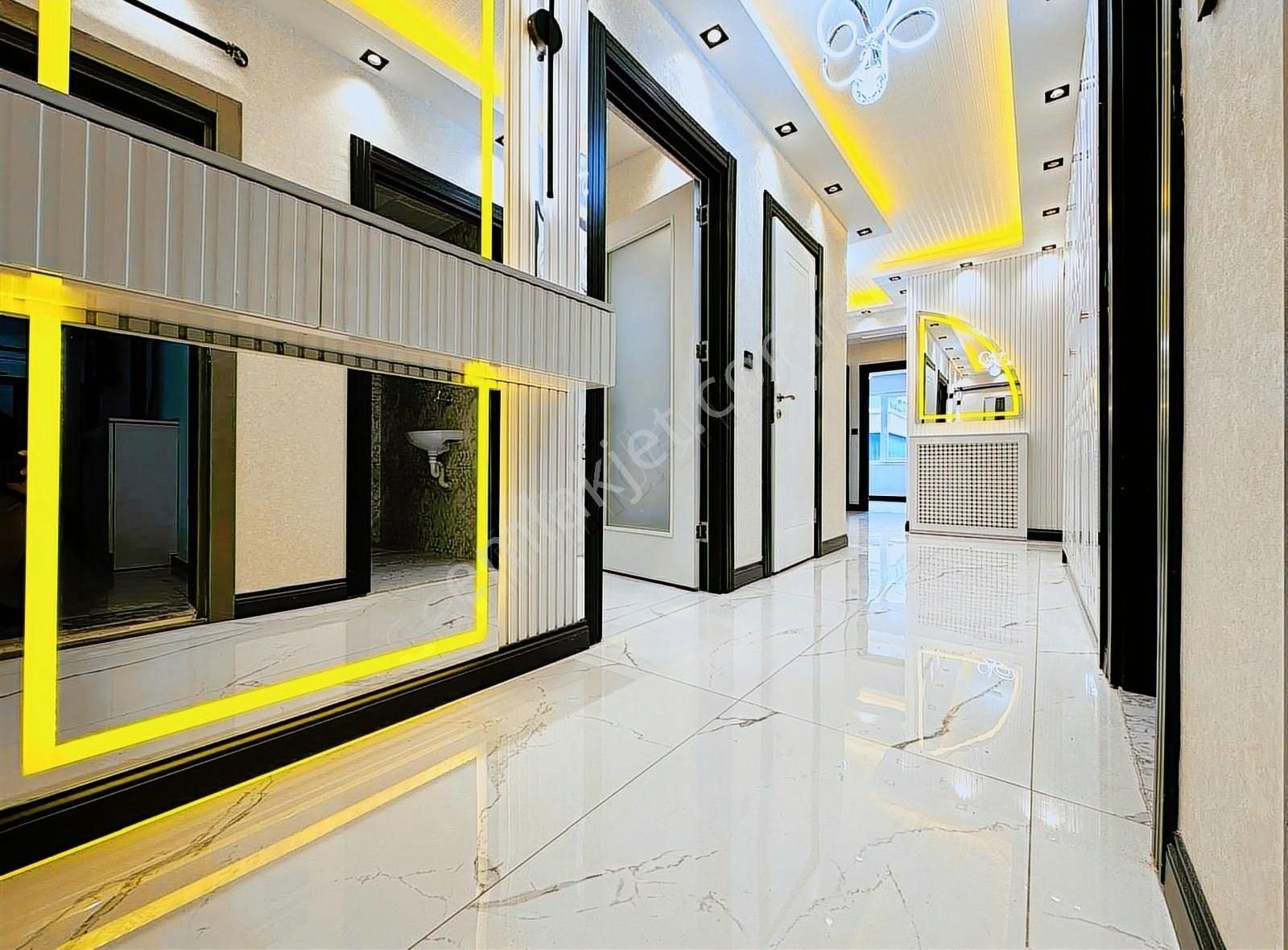 Keçiören De Cadde Yanı 3 Teras Balkon 2 Banyo Giyinme Odalı 4+1