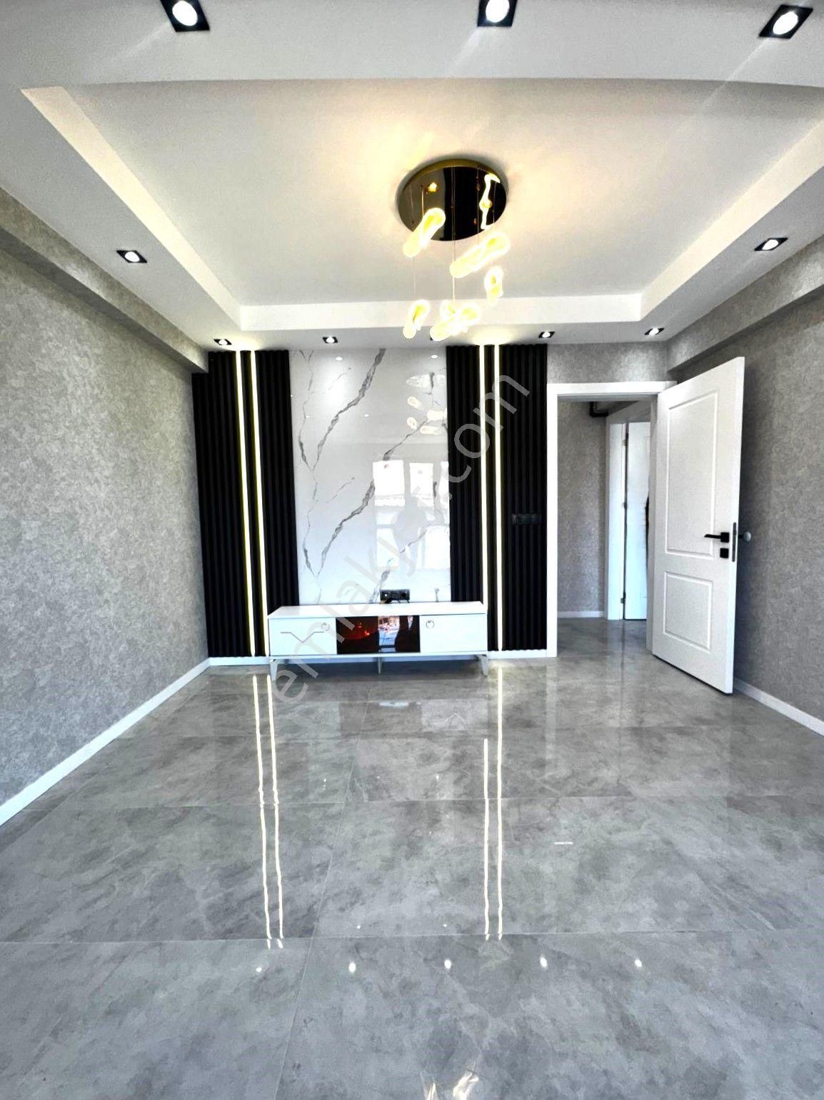 Gümüşçay Kaynarca'da Yüksek Zemin Kat 2+1/100 M2 Ha-ri-ka Daire 2.900.000 Tl Pazarlıklı Satılıktır
