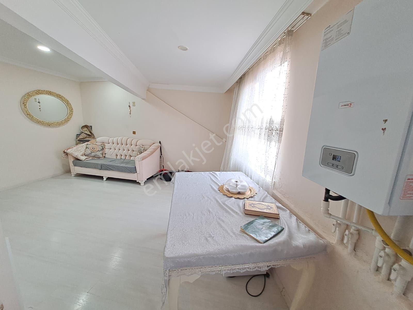 Pusula Esentepe Mah Cadeye Yakın 3+2 200m2 Dubleks Daire